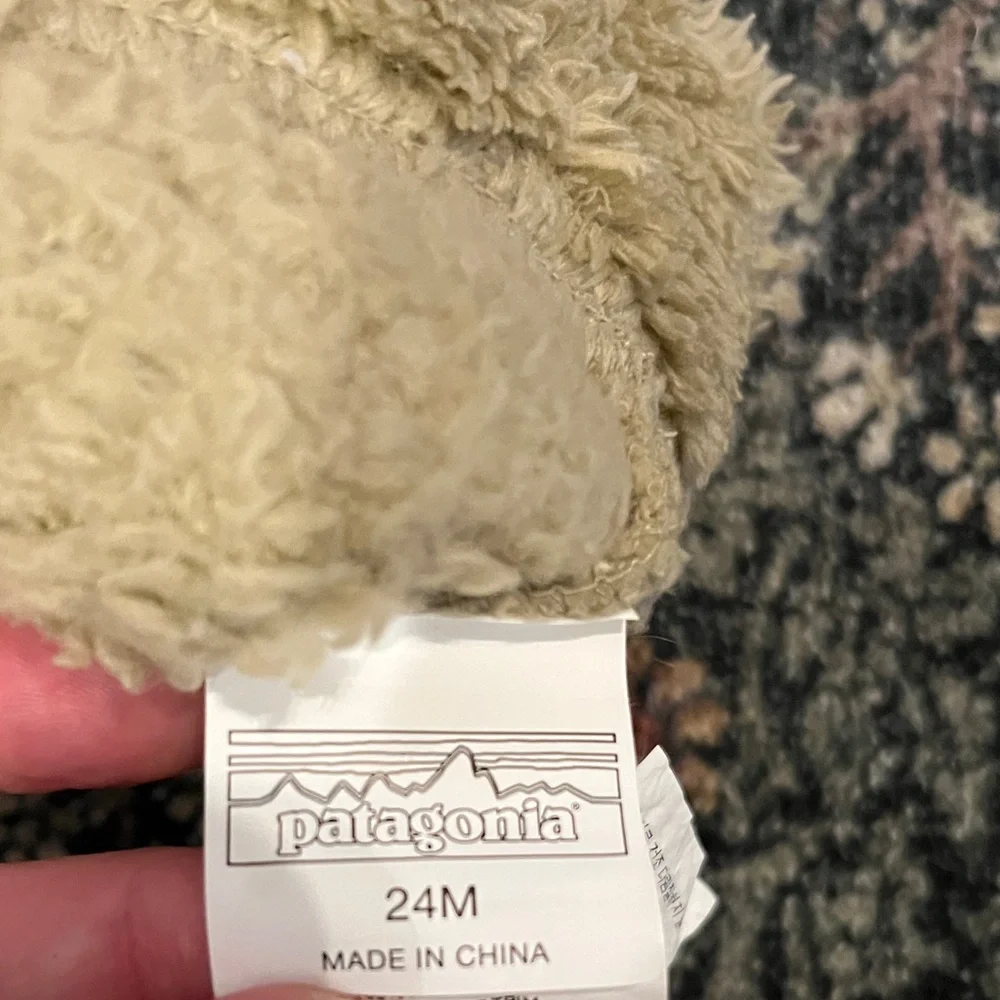 Patagonia Baby Furry Friends Fleece Hat with Pom Ears Size 24M - *EUC*